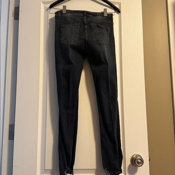 Distressed Jeans - Picture 3 of 5